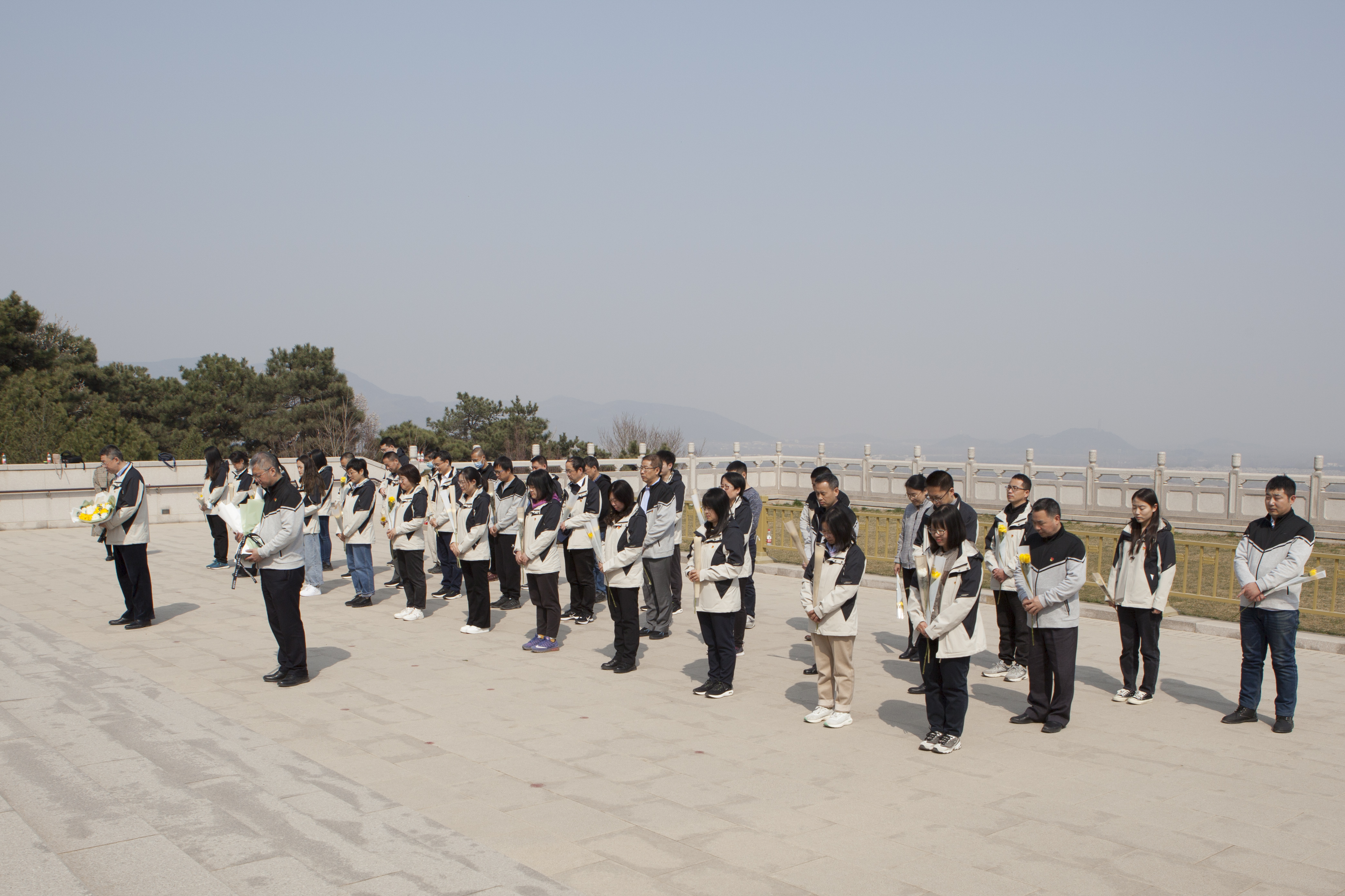 西山默哀-1.jpg 西山默哀-1.jpg